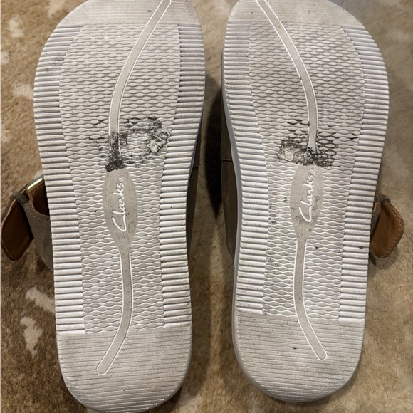 Clarks Brown Suede Sandals - Picture 4 of 4